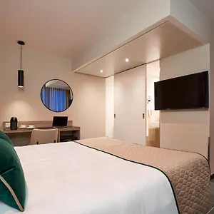 Leonardo West Otel